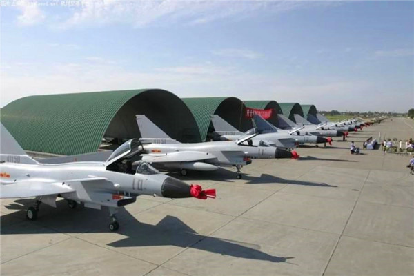 機庫拱形屋頂施工工藝：精準施工的技巧分享機庫拱形屋頂施工現場圖